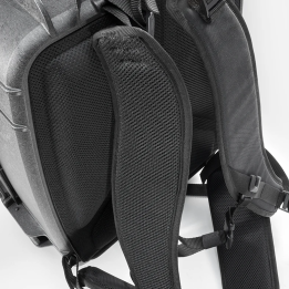 Black, empty Hard-shell backpack  INT. 484 x 315 x H158 (79,6 + 121,5)mm,  EXT 544 x 408 x 215,5 mm, 3,44 kg, 30L